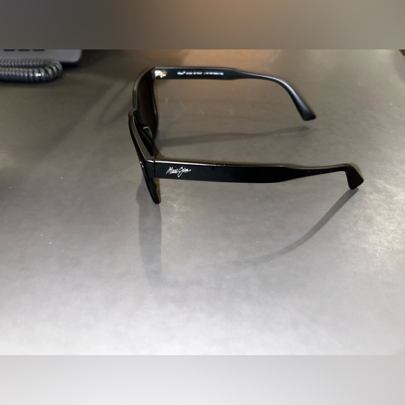 Red maui jim’s, good quality, super thin glass lenses - Picture 6 of 8